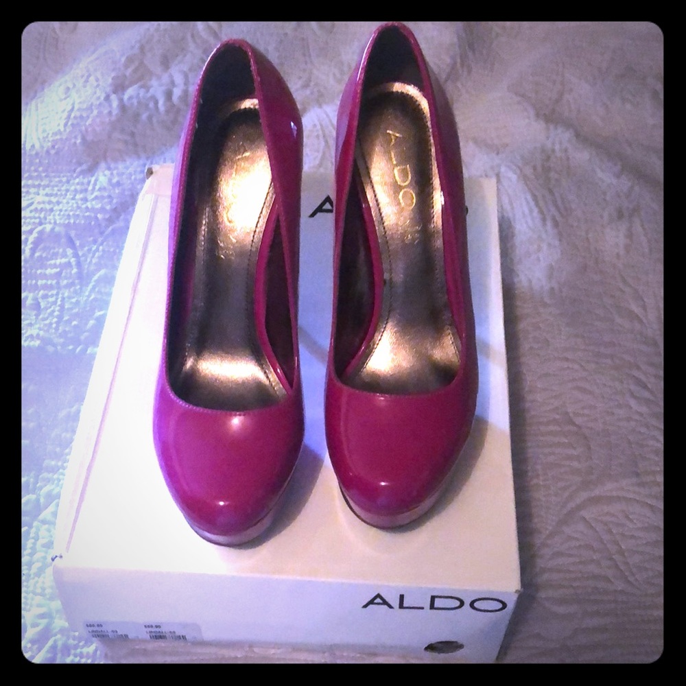 Aldo 6 inch platform pumps fit like US 7.5 M